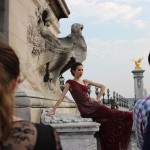 Elina Fernandez en el puente Alexandre III