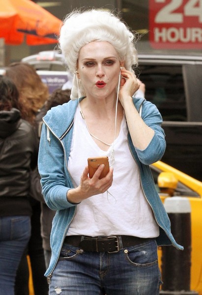 Julianne+Moore+Seen+18th+Century+Hair+Make+14xmrYrmbPyl